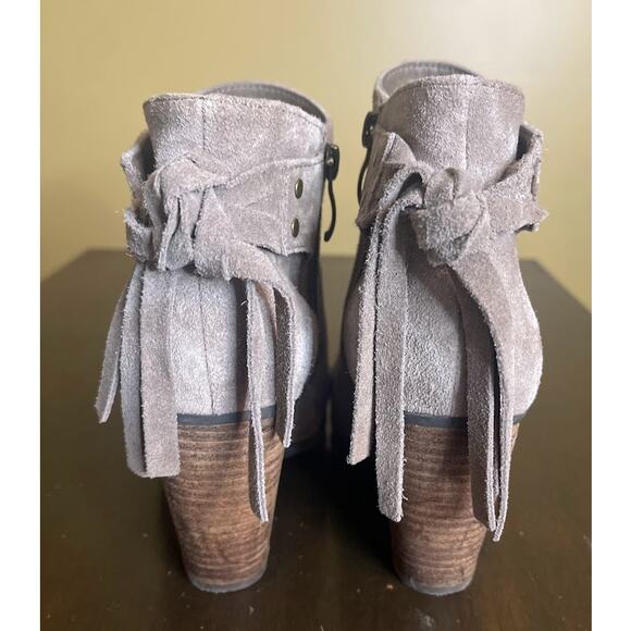 Franco Fontini Lyza Suede Stacked Heel Bootie Size 7 - Picture 2 of 7